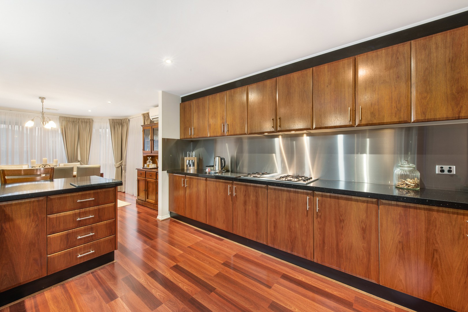 4 Tambo Crescent, Taylors Hill, VIC 3037, Taylors Hill - Thumbnail 5