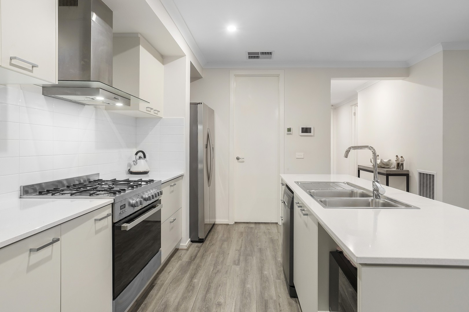 4 Tao Cct, Greenvale, VIC 3059, Greenvale - Thumbnail 4