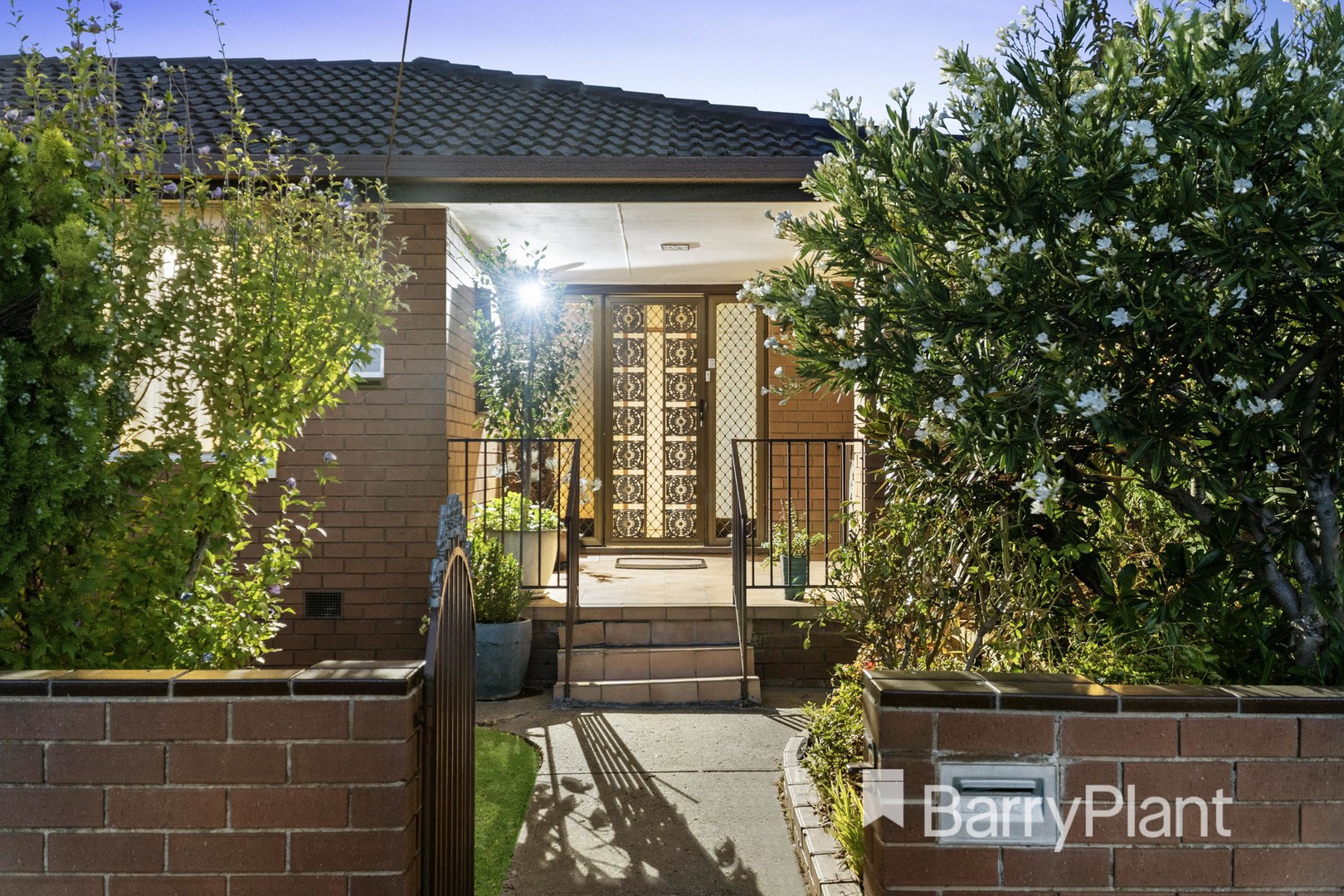 4 Tintern Grove, St Albans, VIC 3021, St Albans - Thumbnail 2