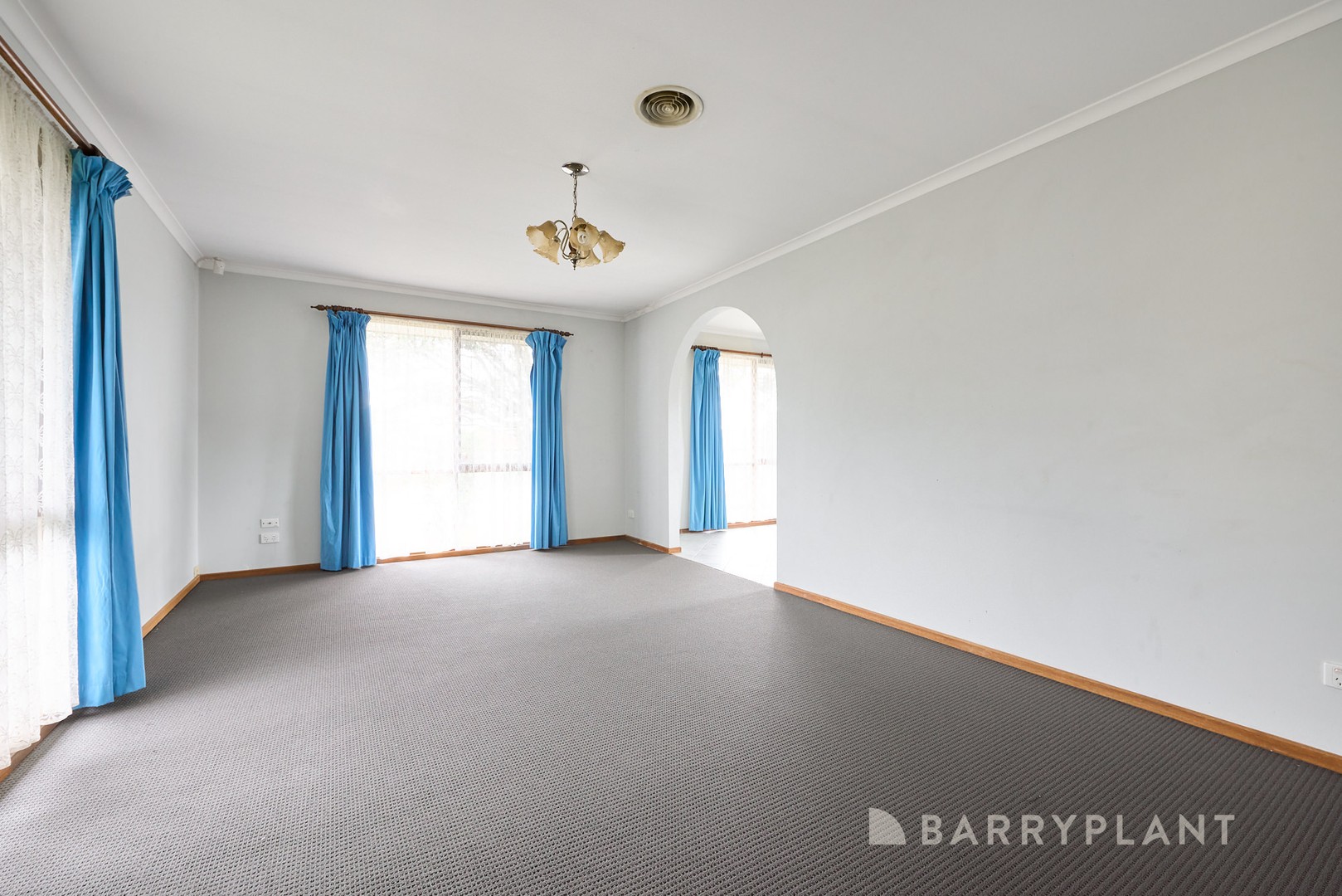 4 Toirram Crescent, Cranbourne North, VIC 3977, Cranbourne - Thumbnail 2