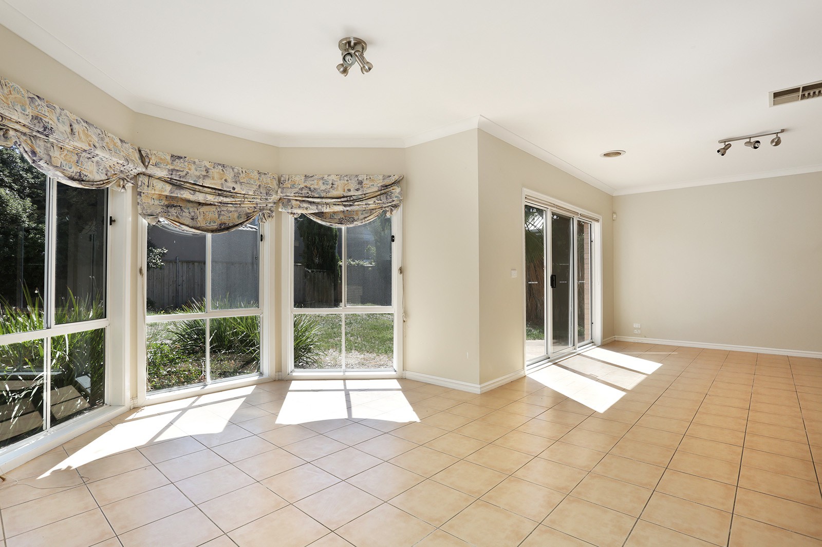 4 Tournament Drive, Point Cook, VIC 3030, Point Cook - Thumbnail 3