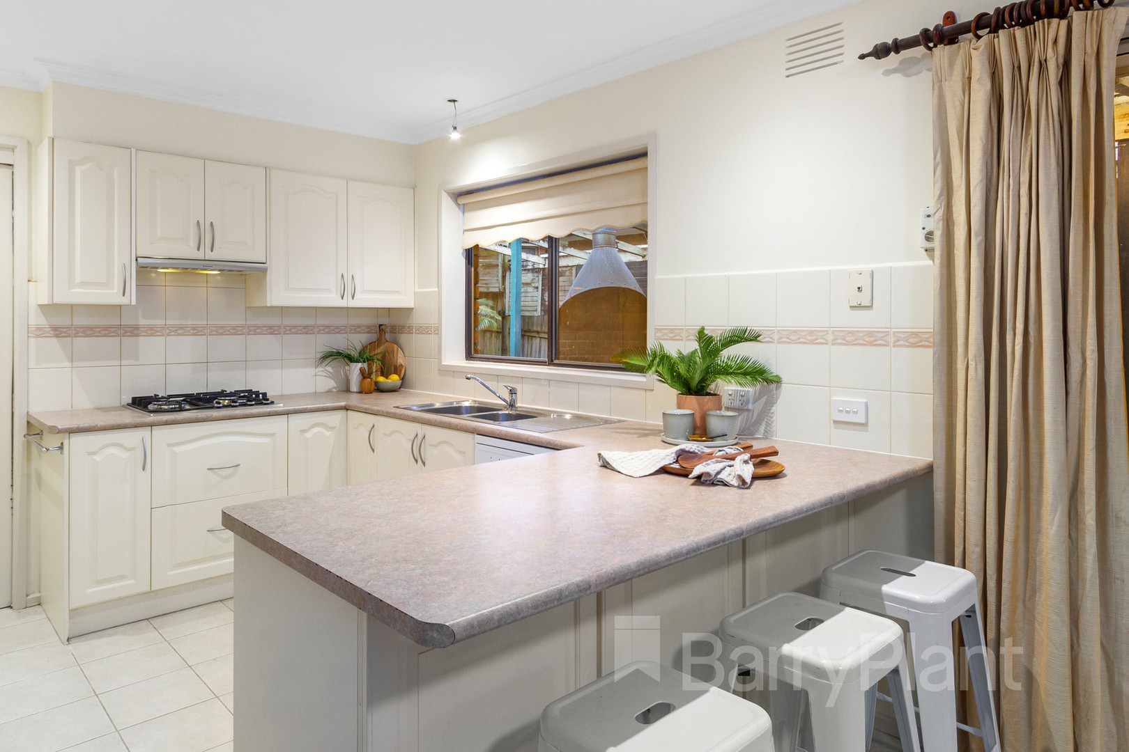4 Tynham Close, Ferntree Gully, VIC 3156, Ferntree Gully - Thumbnail 3