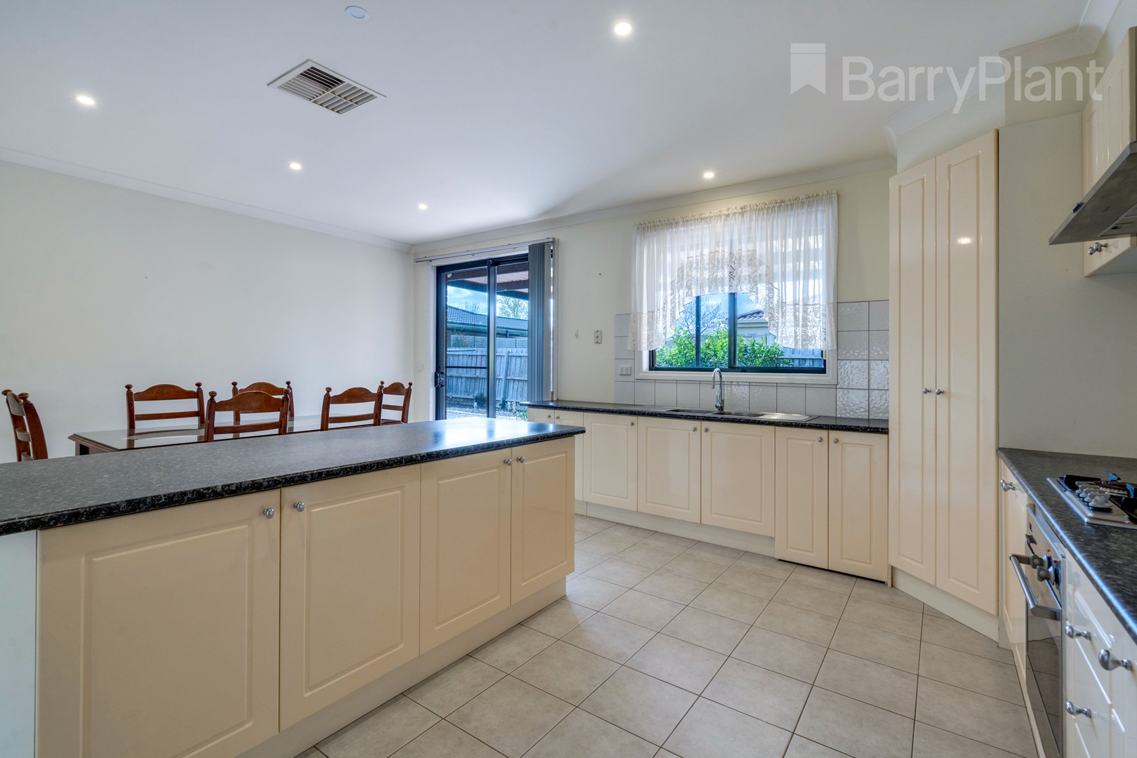 4 University Drive, Taylors Hill, VIC 3037, Taylors Hill - Thumbnail 4