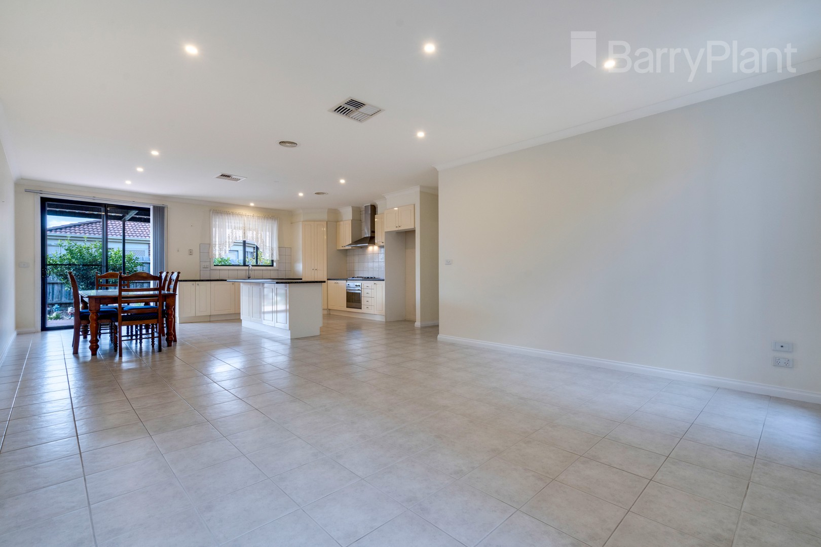 4 University Drive, Taylors Hill, VIC 3037, Taylors Hill - Thumbnail 8