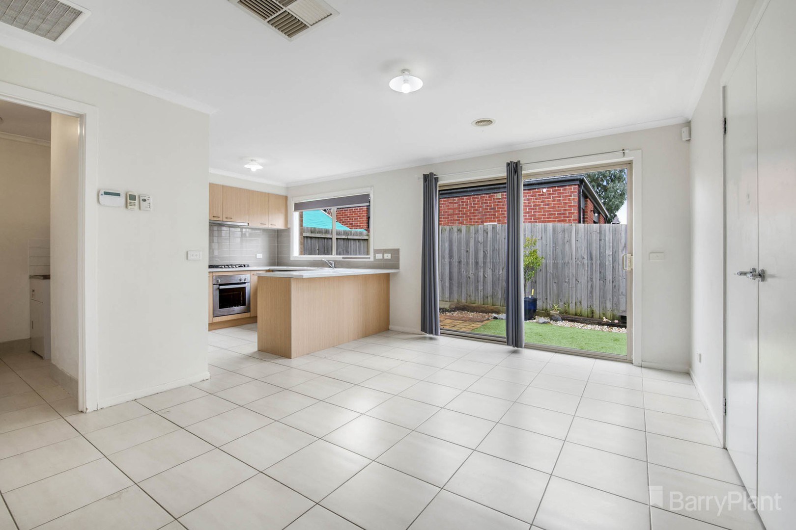 4 Vimini Drive, Narre Warren, VIC 3805, Narre Warren - Thumbnail 4