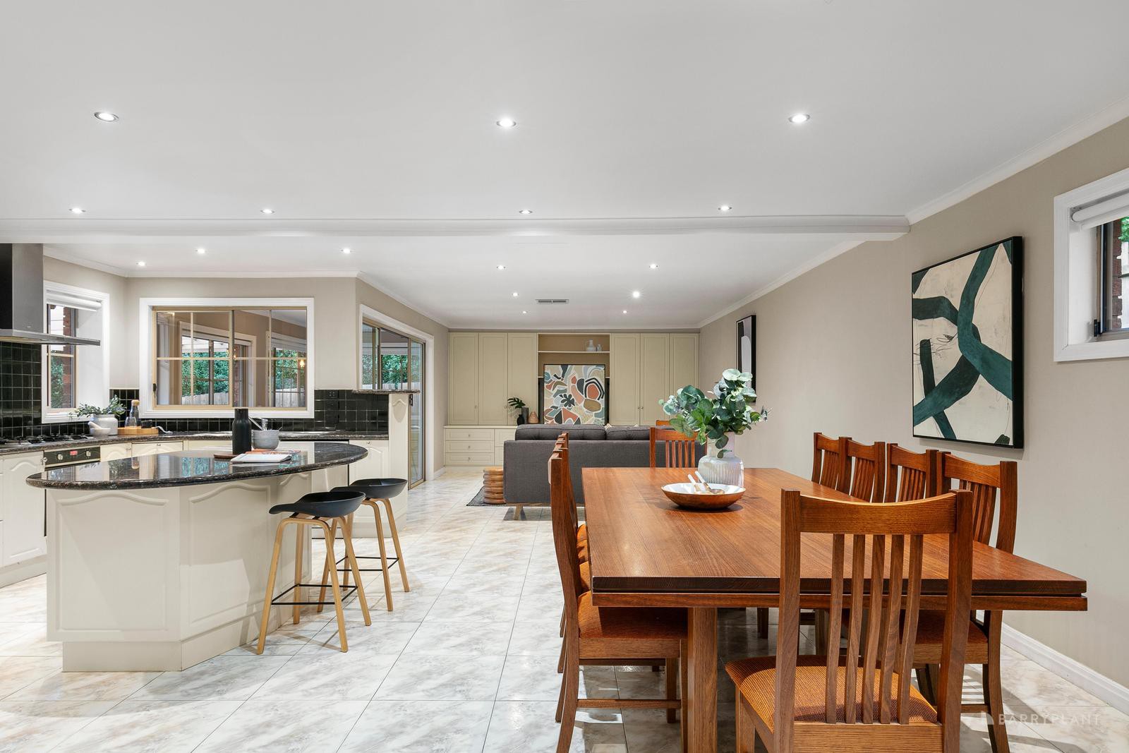 4 Vivienne Court, Doncaster East, VIC 3109, Doncaster East - Thumbnail 3