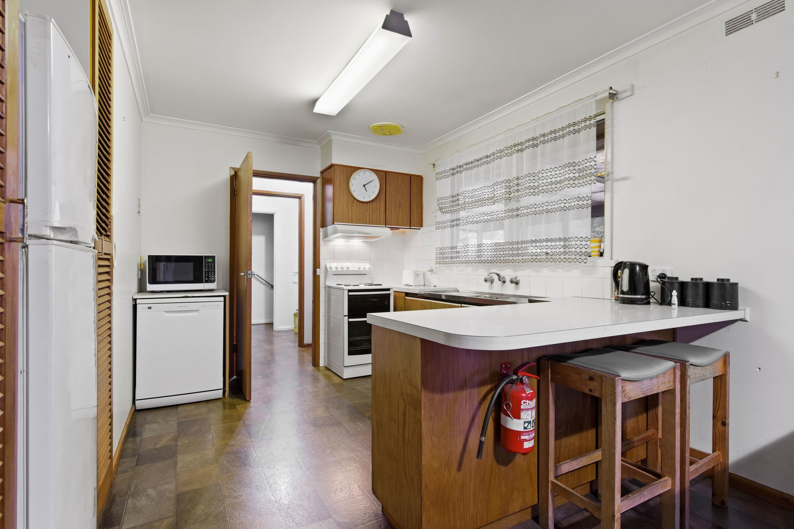 4 Waldemar Street, Wendouree, VIC 3355, Wendouree - Thumbnail 2