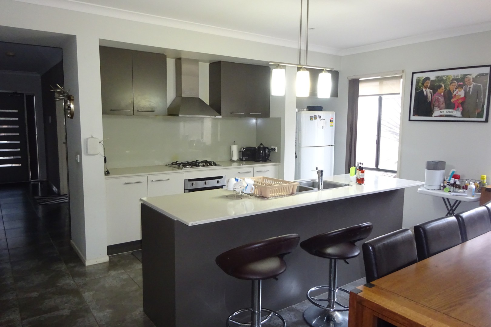 4 Warrawong Court, Craigieburn, VIC 3064, Craigieburn - Thumbnail 2