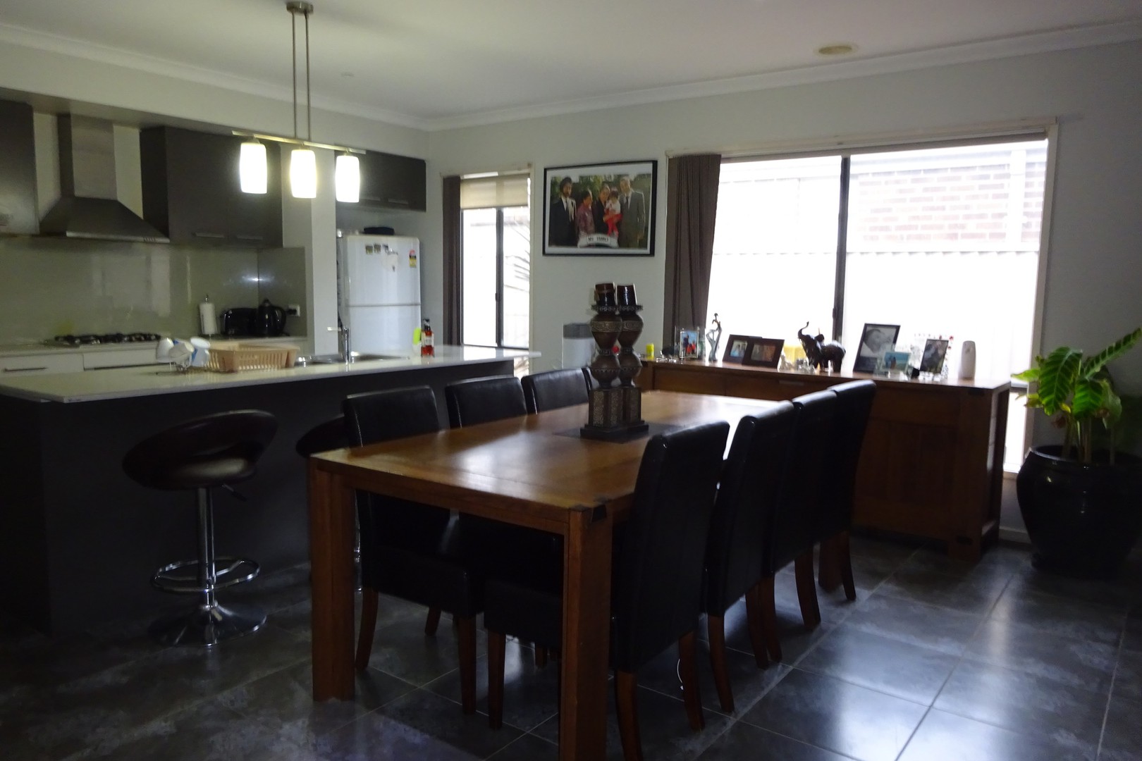 4 Warrawong Court, Craigieburn, VIC 3064, Craigieburn - Thumbnail 3