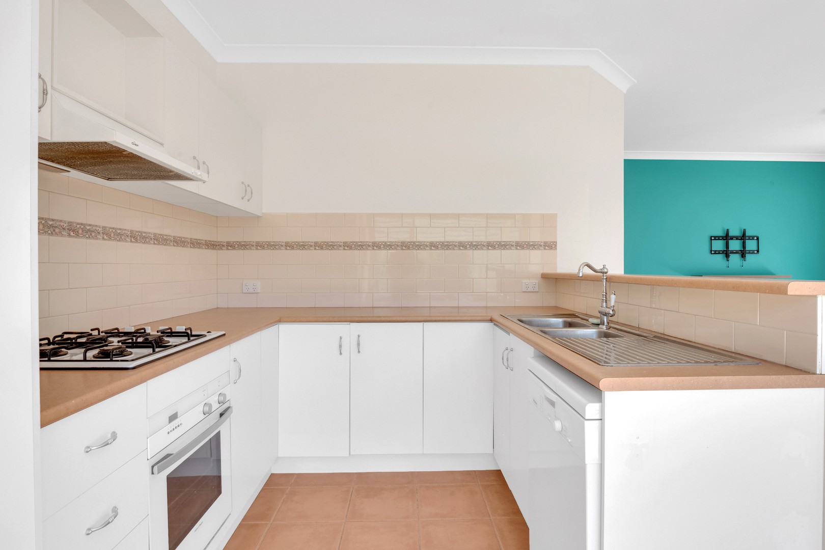 4 Waterdale Rise, Craigieburn, VIC 3064, Craigieburn - Thumbnail 3