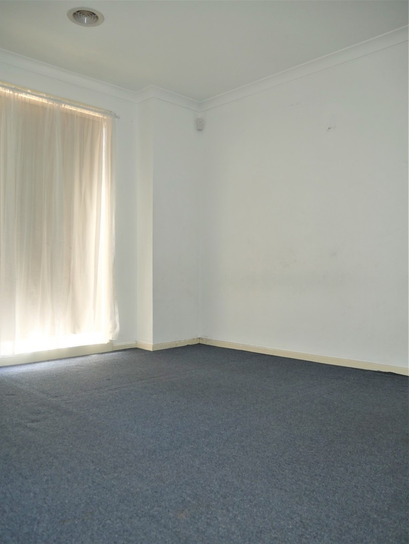 4 Wattle Bark Place, Melton, VIC 3337, Melton - Thumbnail 2