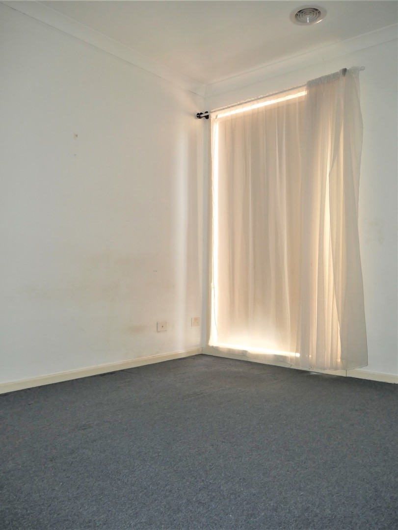 4 Wattle Bark Place, Melton, VIC 3337, Melton - Thumbnail 4
