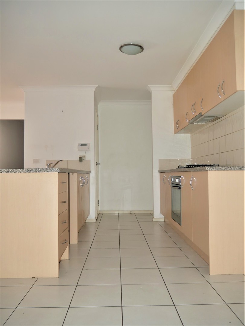 4 Wattle Bark Place, Melton, VIC 3337, Melton - Thumbnail 5