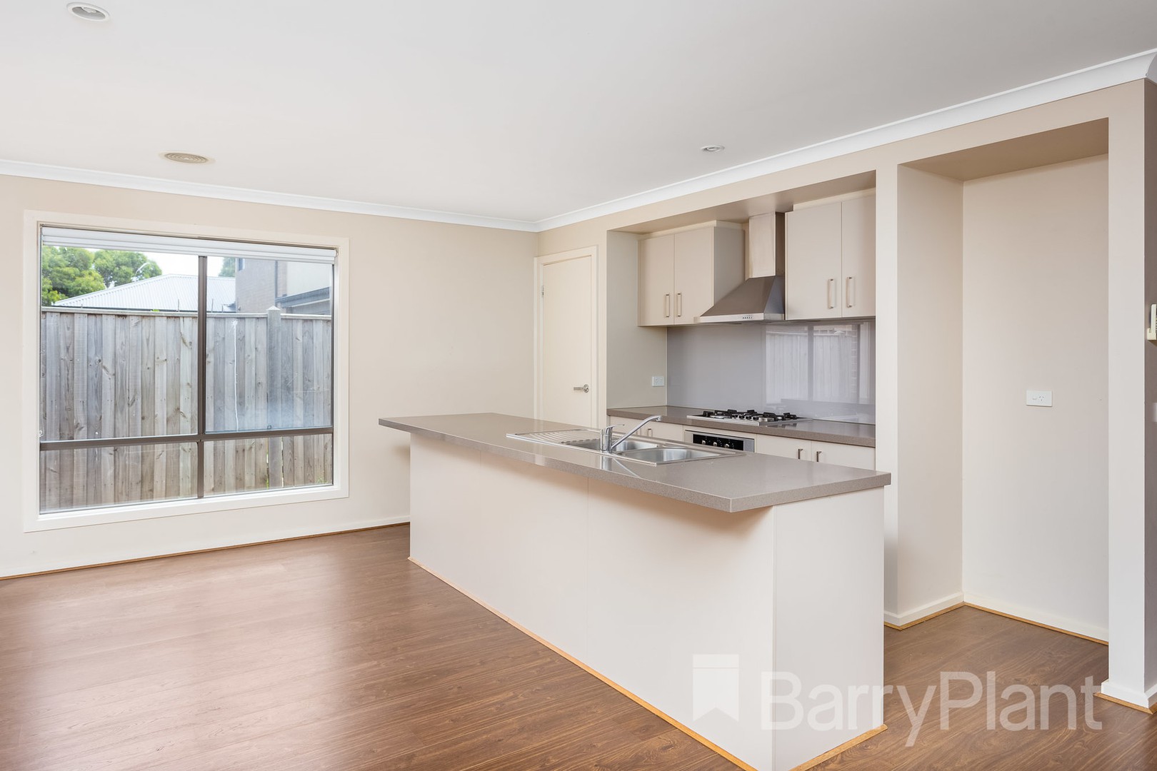 4 Wells Road, Point Cook, VIC 3030, Point Cook - Thumbnail 2