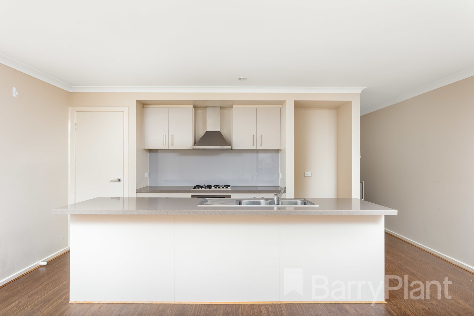 4 Wells Road, Point Cook, VIC 3030, Point Cook - Thumbnail 2