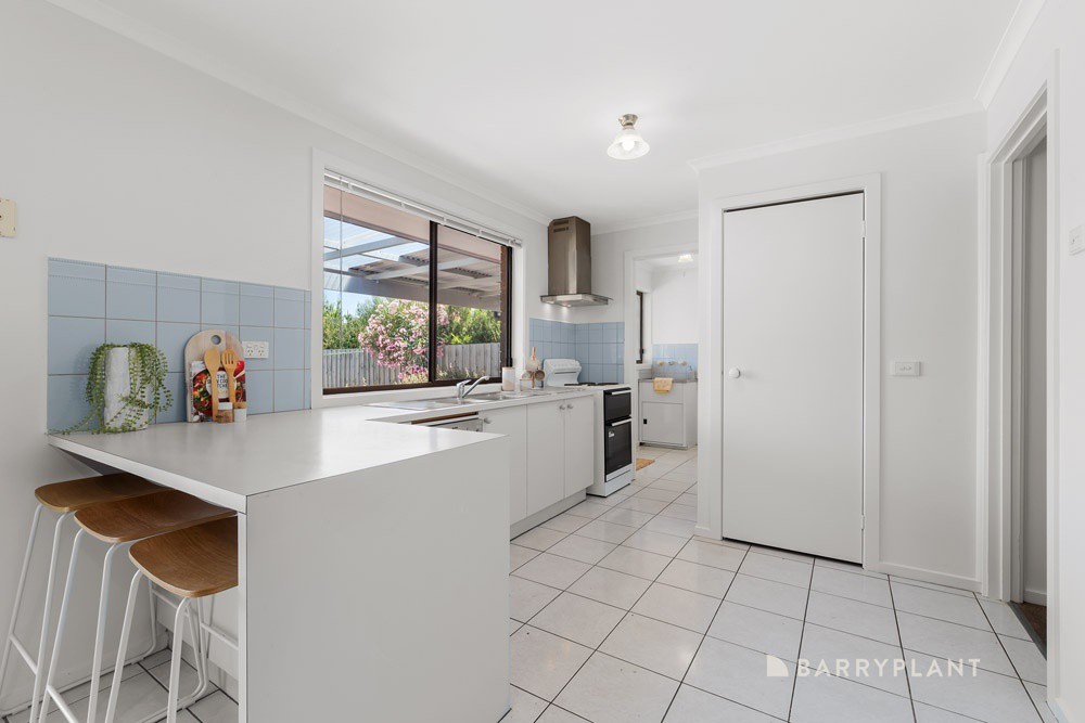 4 Westleigh Court, Mill Park, VIC 3082, Mill Park - Thumbnail 3