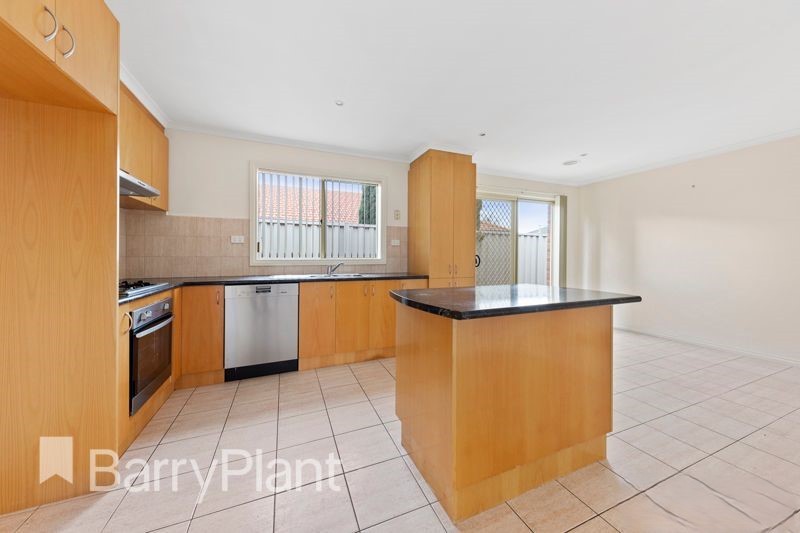 4 Willoughby Avenue, Caroline Springs, VIC 3023, Caroline Springs - Thumbnail 3