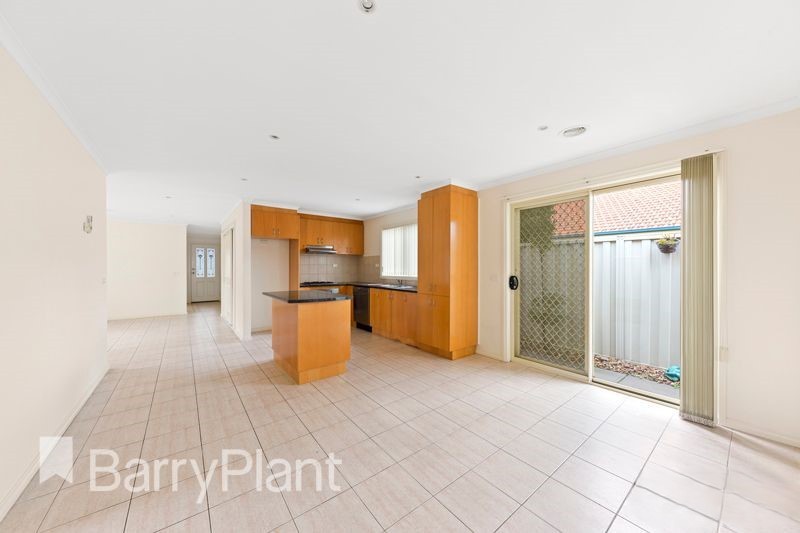 4 Willoughby Avenue, Caroline Springs, VIC 3023, Caroline Springs - Thumbnail 4
