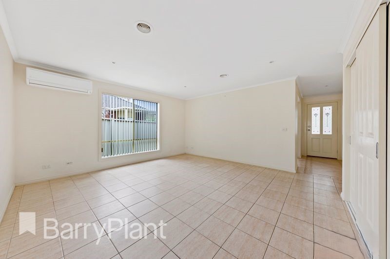 4 Willoughby Avenue, Caroline Springs, VIC 3023, Caroline Springs - Thumbnail 5