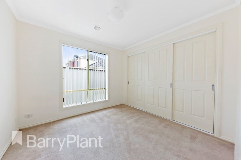 4 Willoughby Avenue, Caroline Springs, VIC 3023, Caroline Springs - Thumbnail 8