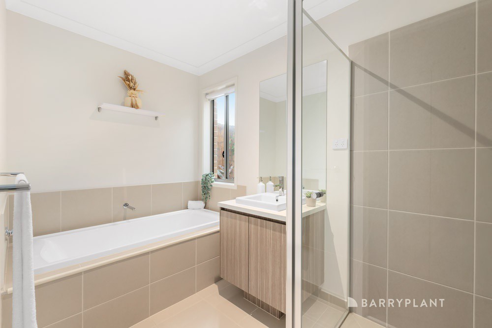 4 Woodoak Street, South Morang, VIC 3752, South Morang - Thumbnail 6