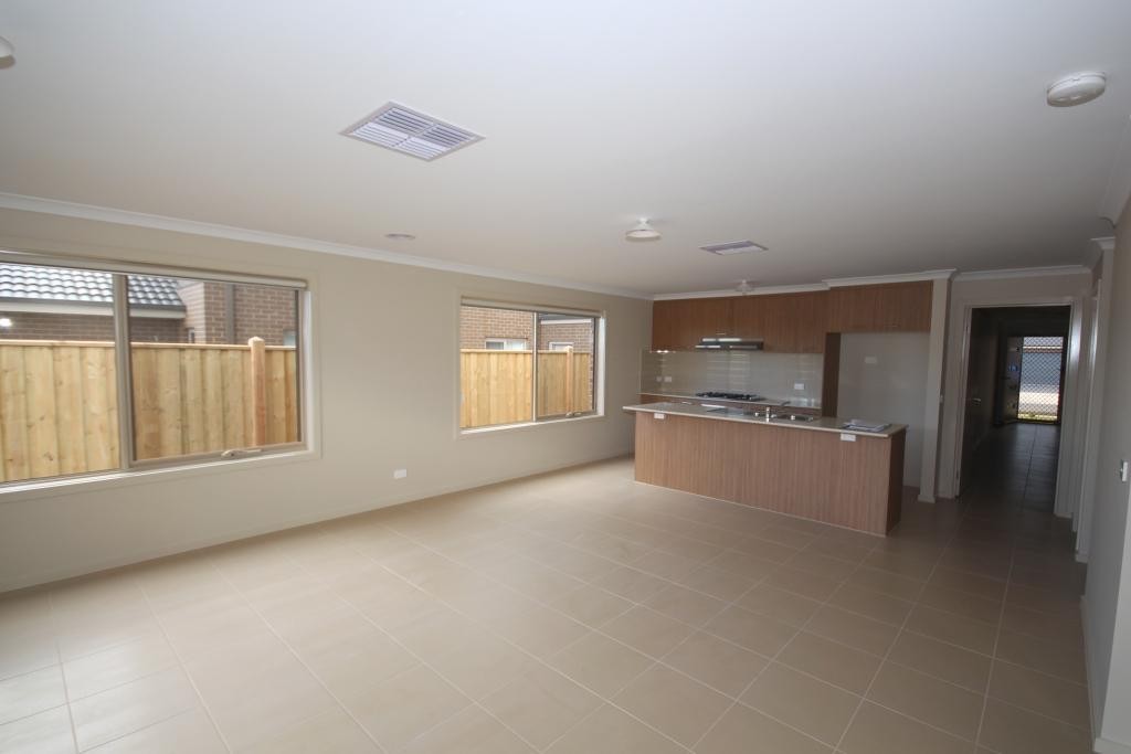4 Wurrook Circuit, North Geelong, VIC 3215, North Geelong - Thumbnail 4
