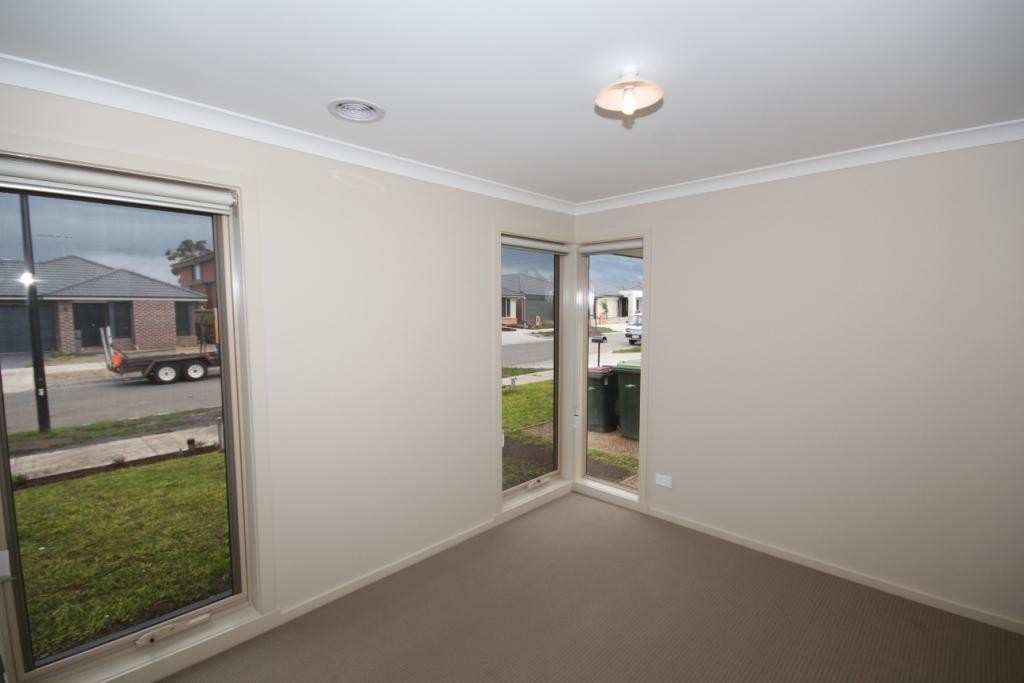 4 Wurrook Circuit, North Geelong, VIC 3215, North Geelong - Thumbnail 5