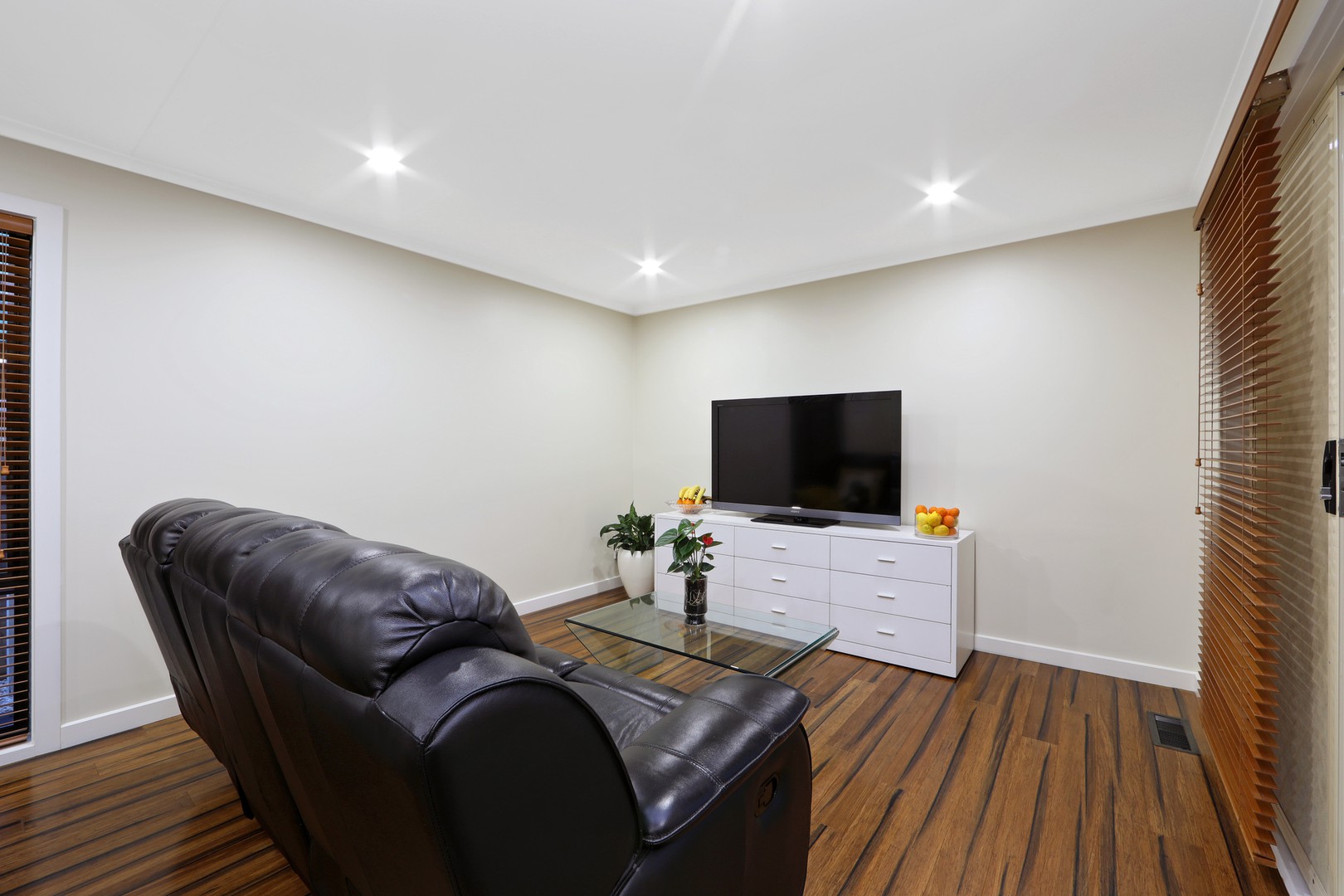 4 Wyndham Place, Rowville, VIC 3178, Rowville - Thumbnail 4