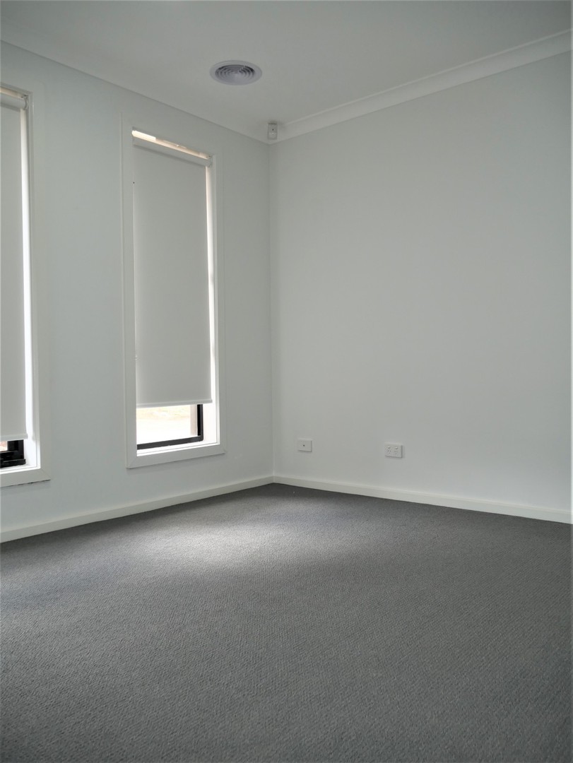 4 Yarrow Street, Cobblebank, VIC 3338 - Thumbnail 1 - 30/03/2022