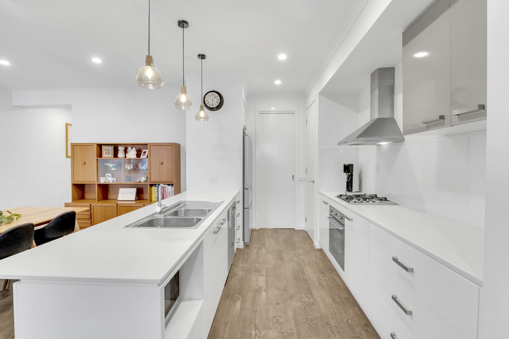 40 Cascade Terrace, Craigieburn, VIC 3064, Craigieburn - Thumbnail 3