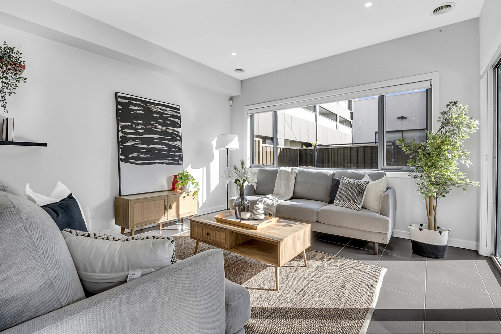 40 Clarendon Avenue, Craigieburn, VIC 3064, Craigieburn - Thumbnail 5
