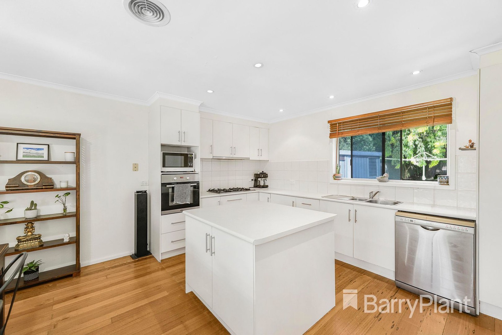 40 Croydondale Drive, Mooroolbark, VIC 3138, Mooroolbark - Thumbnail 2