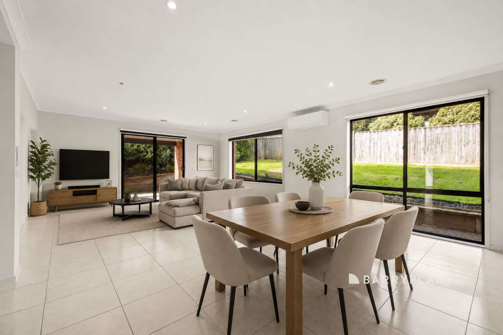 40 Empire Avenue, Drouin, VIC 3818 - Thumbnail 2 - 22/07/2026