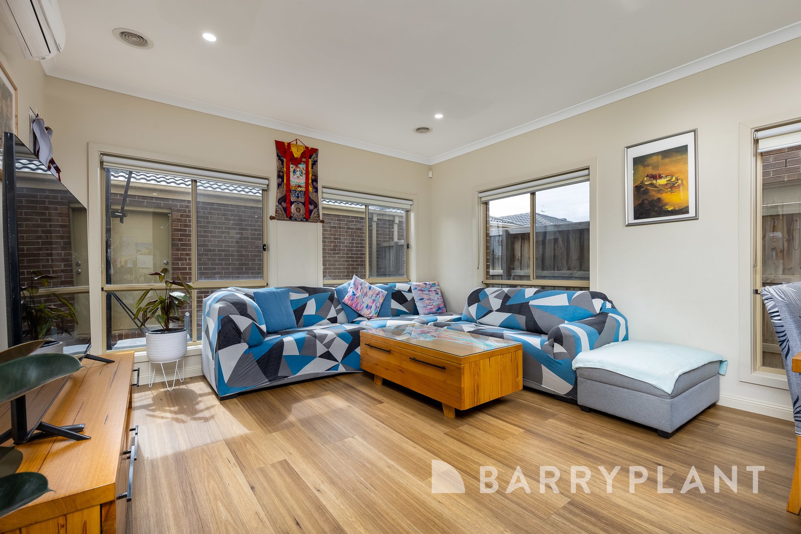 40 Featherbrook Drive, Point Cook, VIC 3030, Point Cook - Thumbnail 4