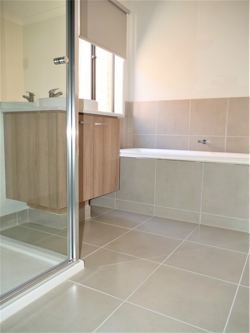 40 Golden Wattle Way, Harkness, VIC 3337, Harkness - Thumbnail 4