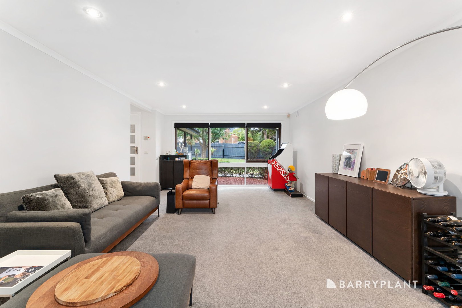 40 Huntingdon Drive, Wantirna South, VIC 3152 - Thumbnail 2 - 13/04/2026