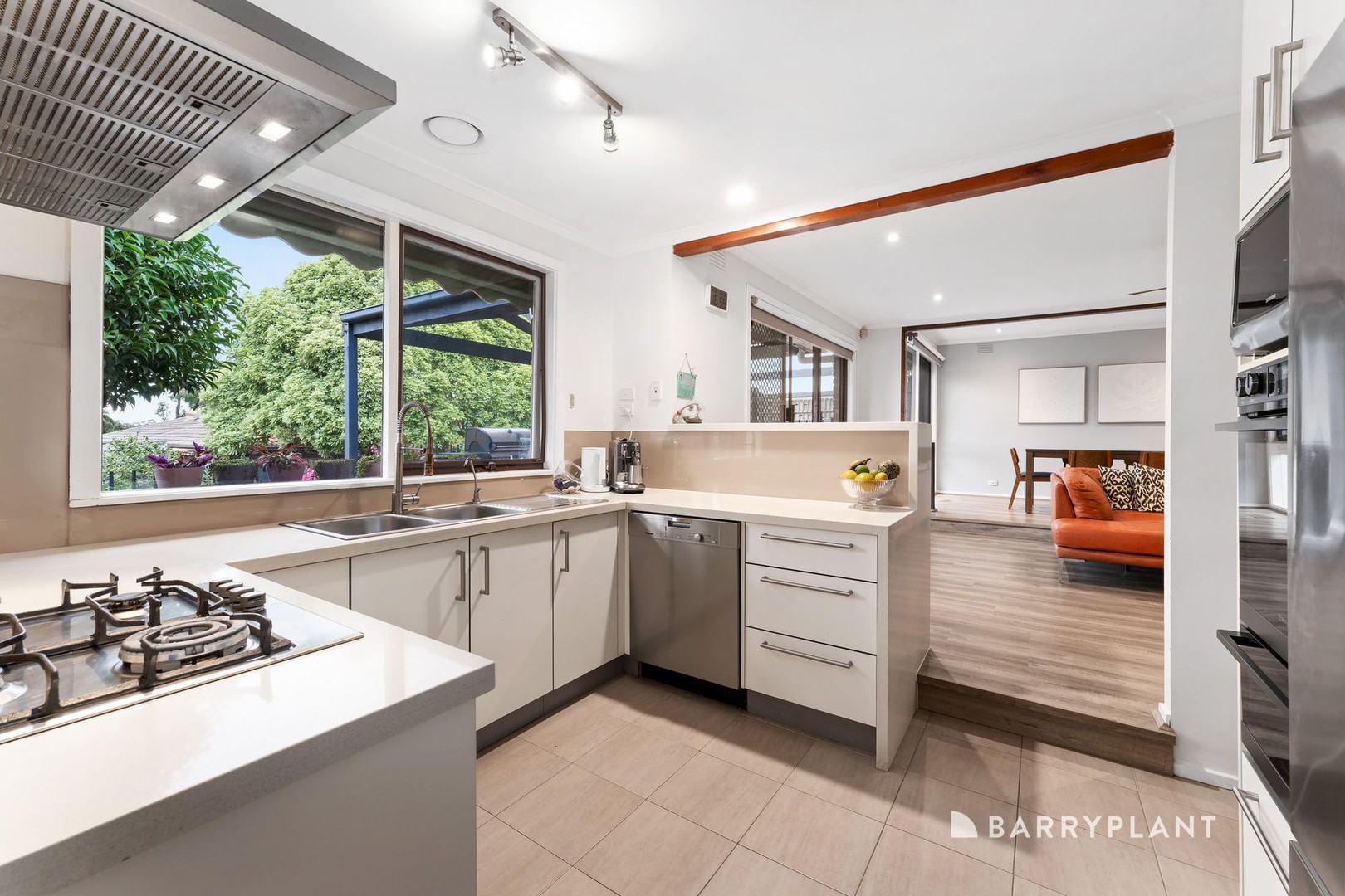 40 Huntingdon Drive, Wantirna South, VIC 3152 - Thumbnail 2 - 13/04/2026
