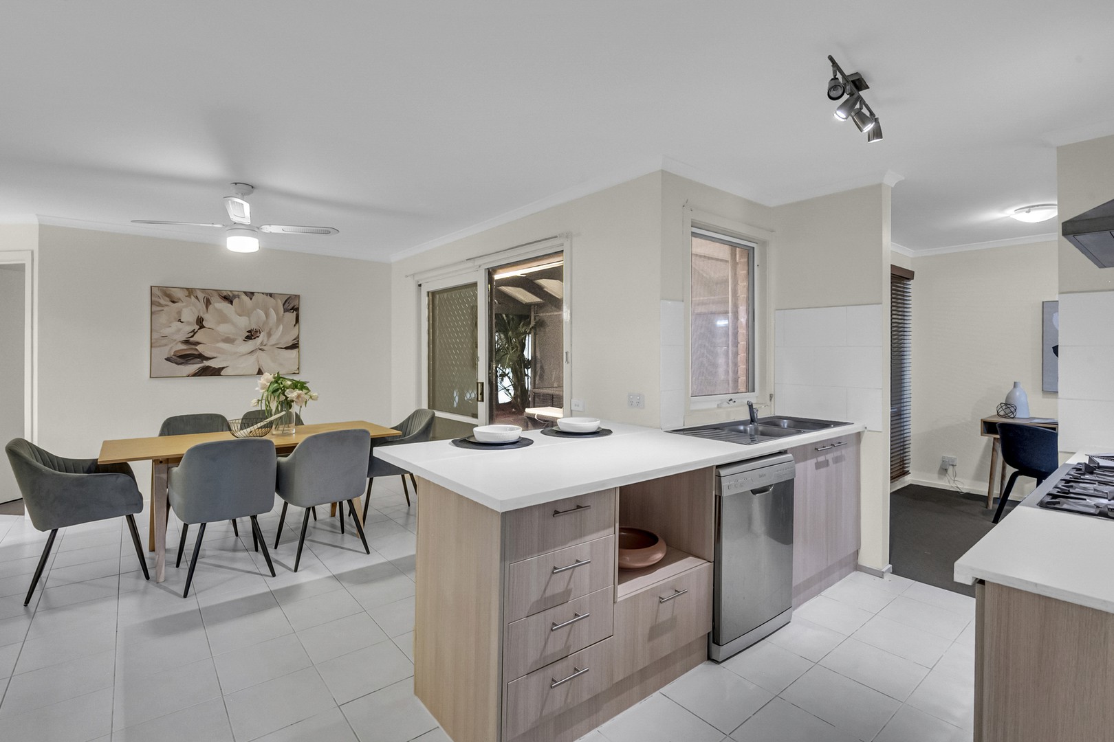 40 Longtown Court, Craigieburn, VIC 3064, Craigieburn - Thumbnail 4