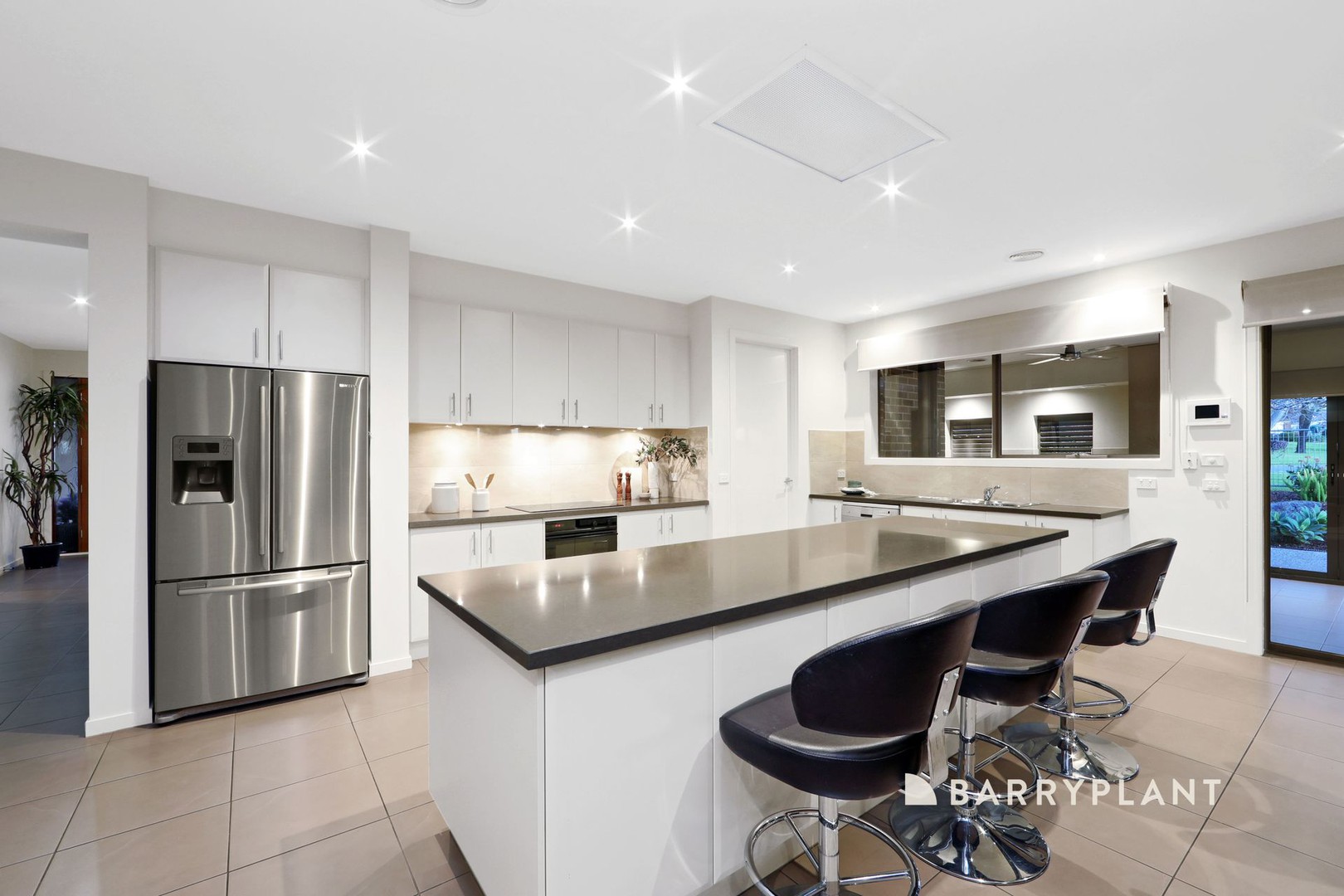 40 Major Crescent, Lysterfield, VIC 3156 - Thumbnail 2 - 07/07/2026