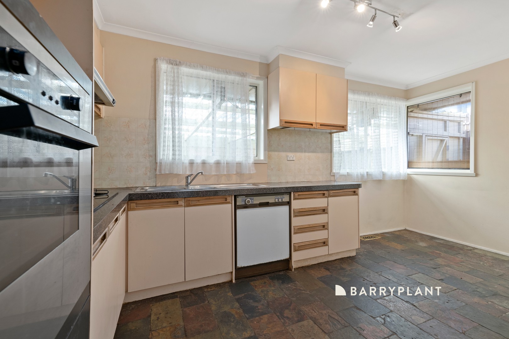 40 Meadow Wood Walk, Narre Warren, VIC 3805, Narre Warren - Thumbnail 3