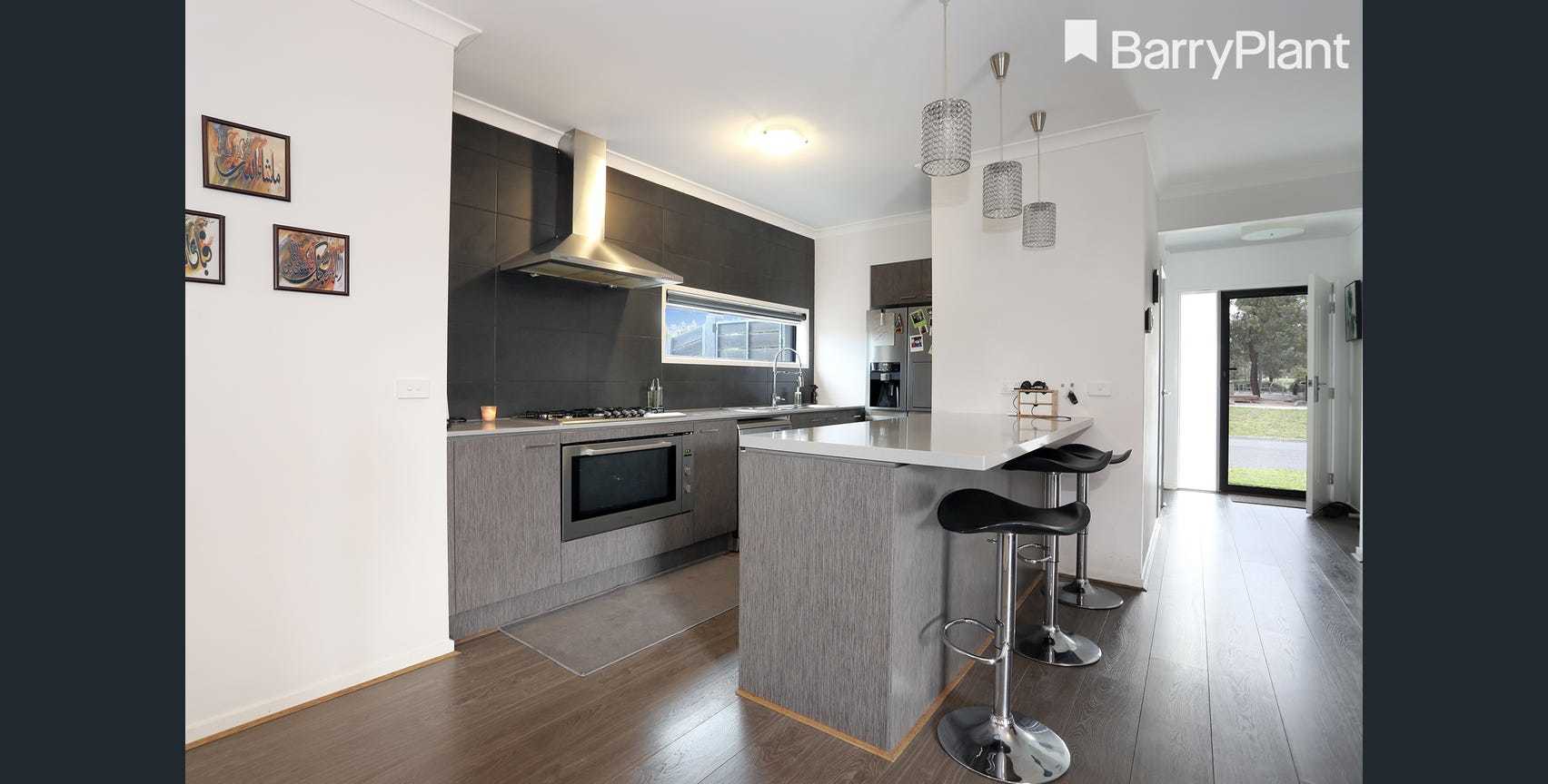 40 Middleton Drive, Point Cook, VIC 3030 - Thumbnail 2 - 17/11/2025