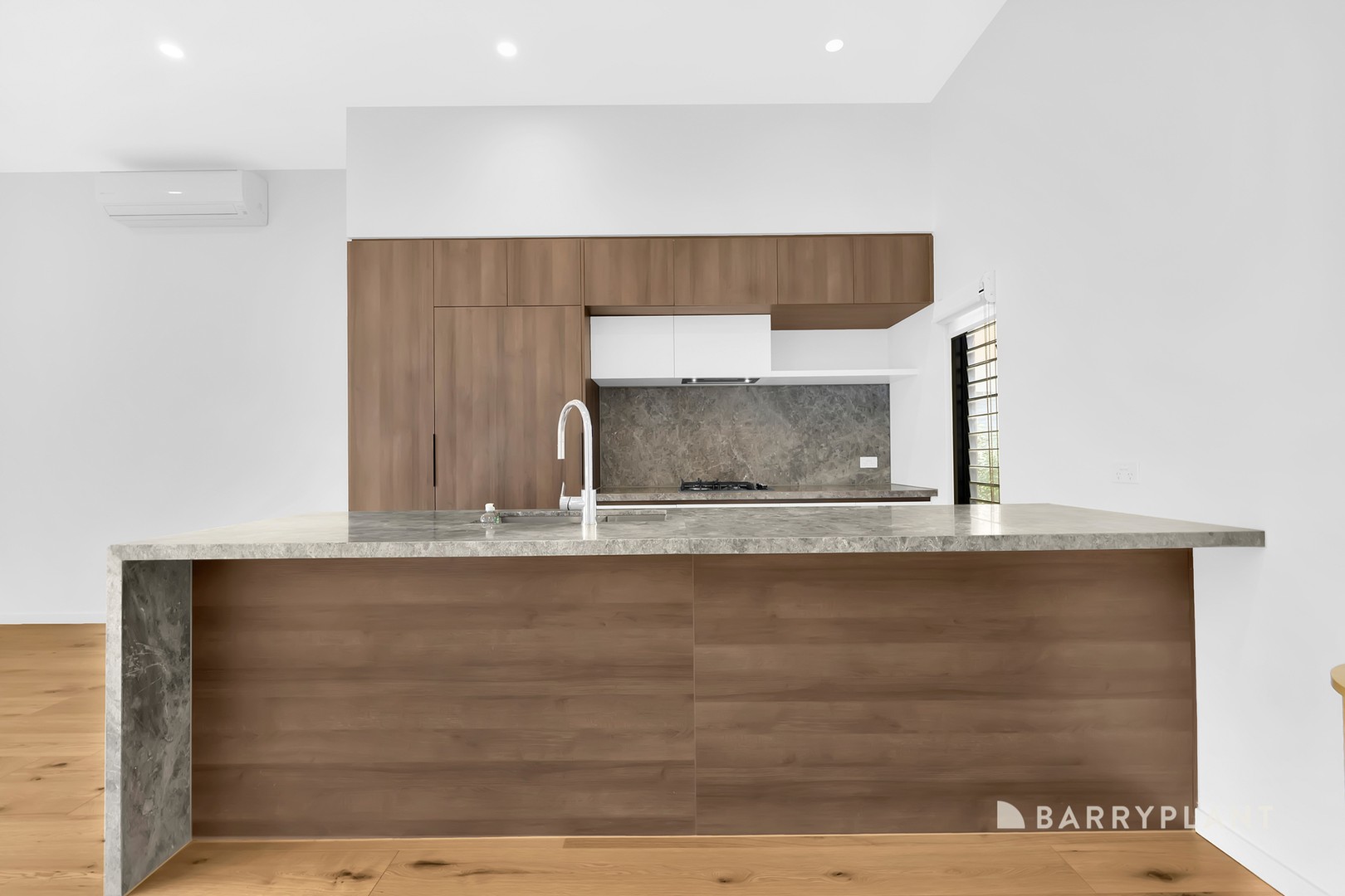 40 Nova Circuit, Bundoora, VIC 3083 - Thumbnail 2 - 07/11/2025