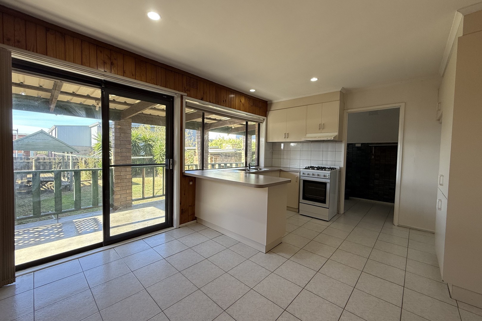 40 Pinoak Street, St Albans, VIC 3021 - Thumbnail 2 - 06/05/2025