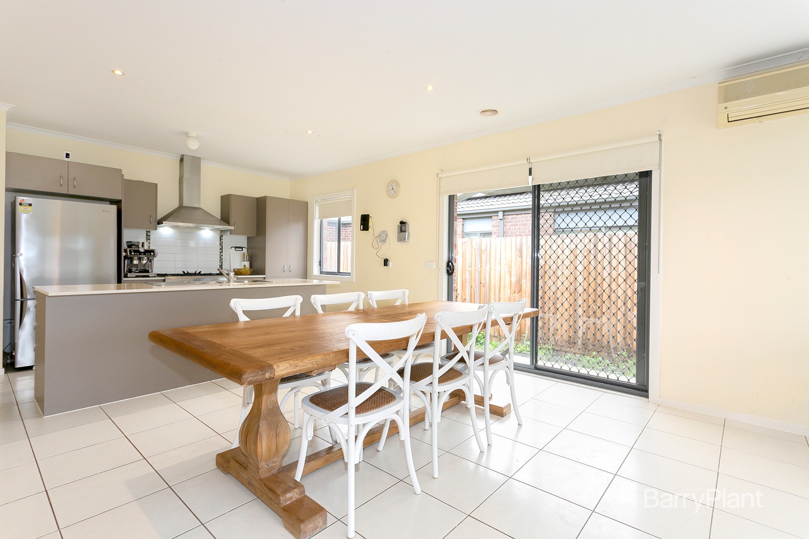40 Sandalwood Drive, Pakenham, VIC 3810, Pakenham - Thumbnail 2