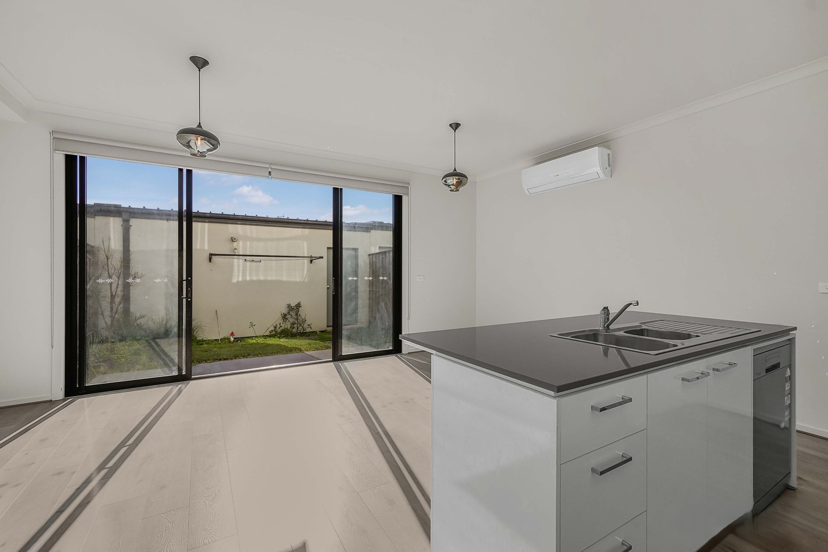40 Titan Lodge Walk, Pakenham, VIC 3810, Pakenham - Thumbnail 3
