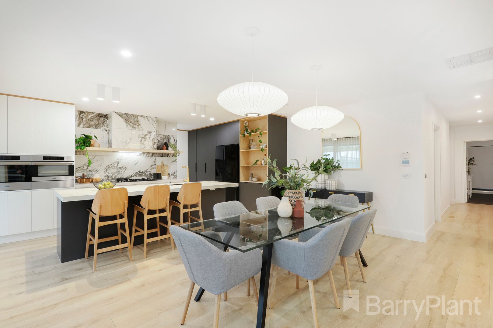 8 Warburton Highway, LILYDALE, Lilydale - Thumbnail 7