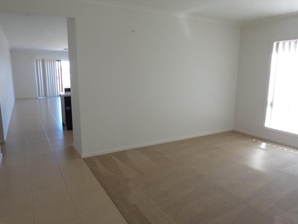 40 Warunda Parade, Point Cook, VIC 3030, Point Cook - Thumbnail 4