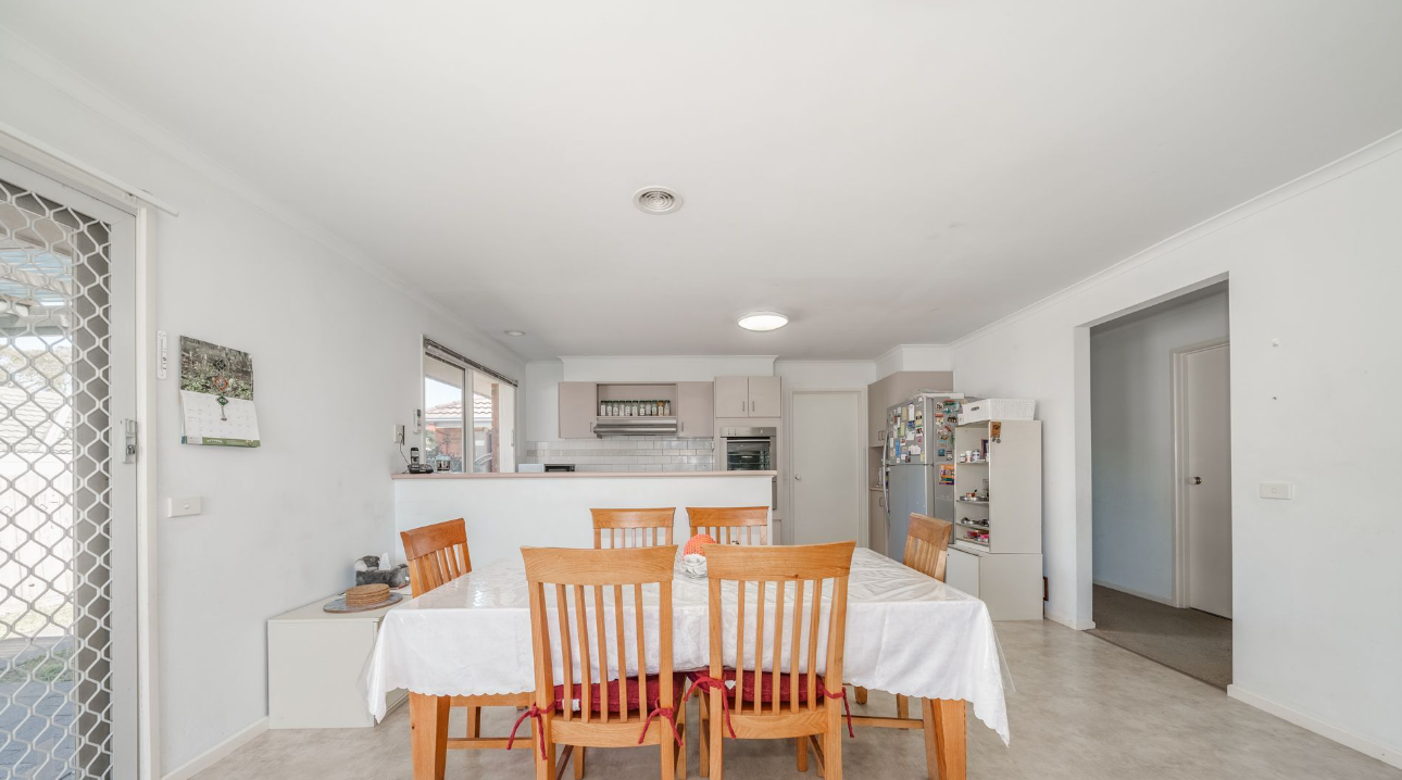 40 Warwick Road, Greensborough, VIC 3088 - Thumbnail 2 - 04/06/2025