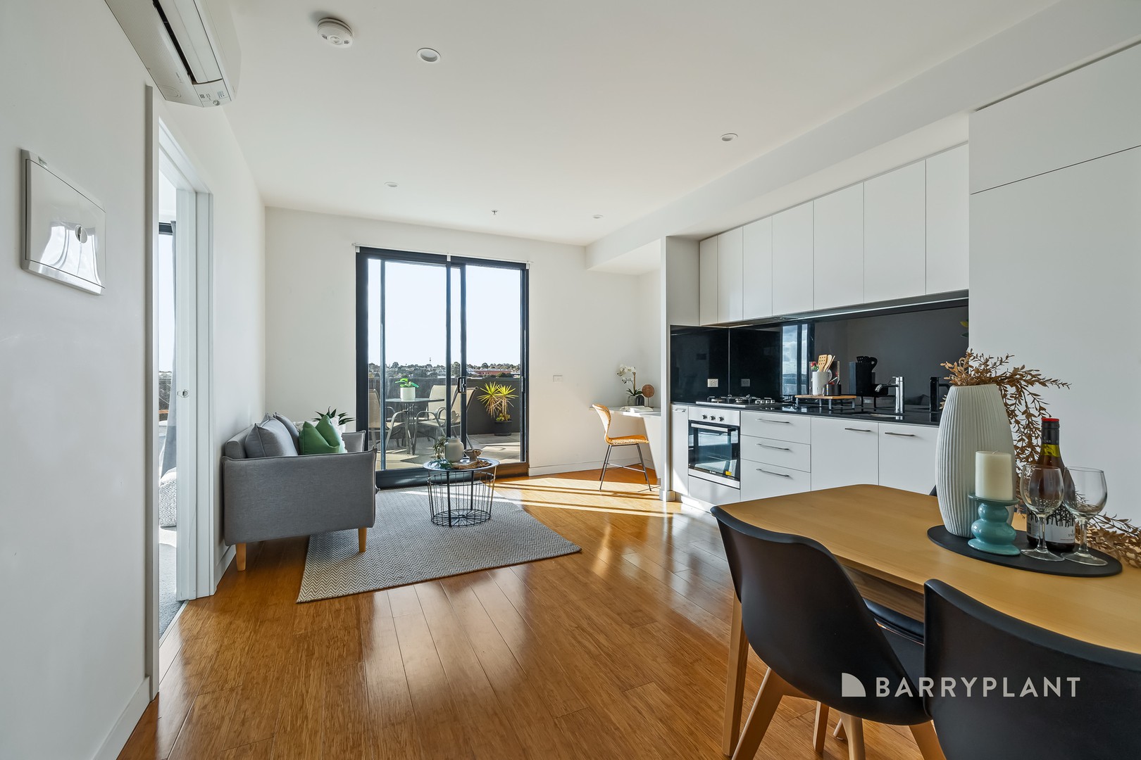 401/10 Clinch Avenue, Preston, VIC 3072 - Thumbnail 2 - 12/04/2024