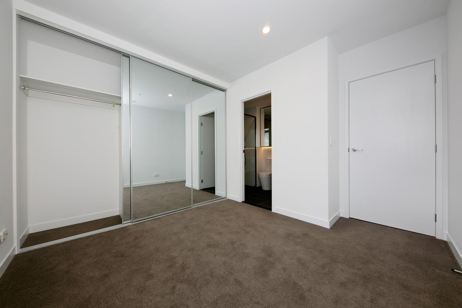 401/17 Arnold Street, Box Hill, VIC 3128 - Thumbnail 2 - 19/07/2022